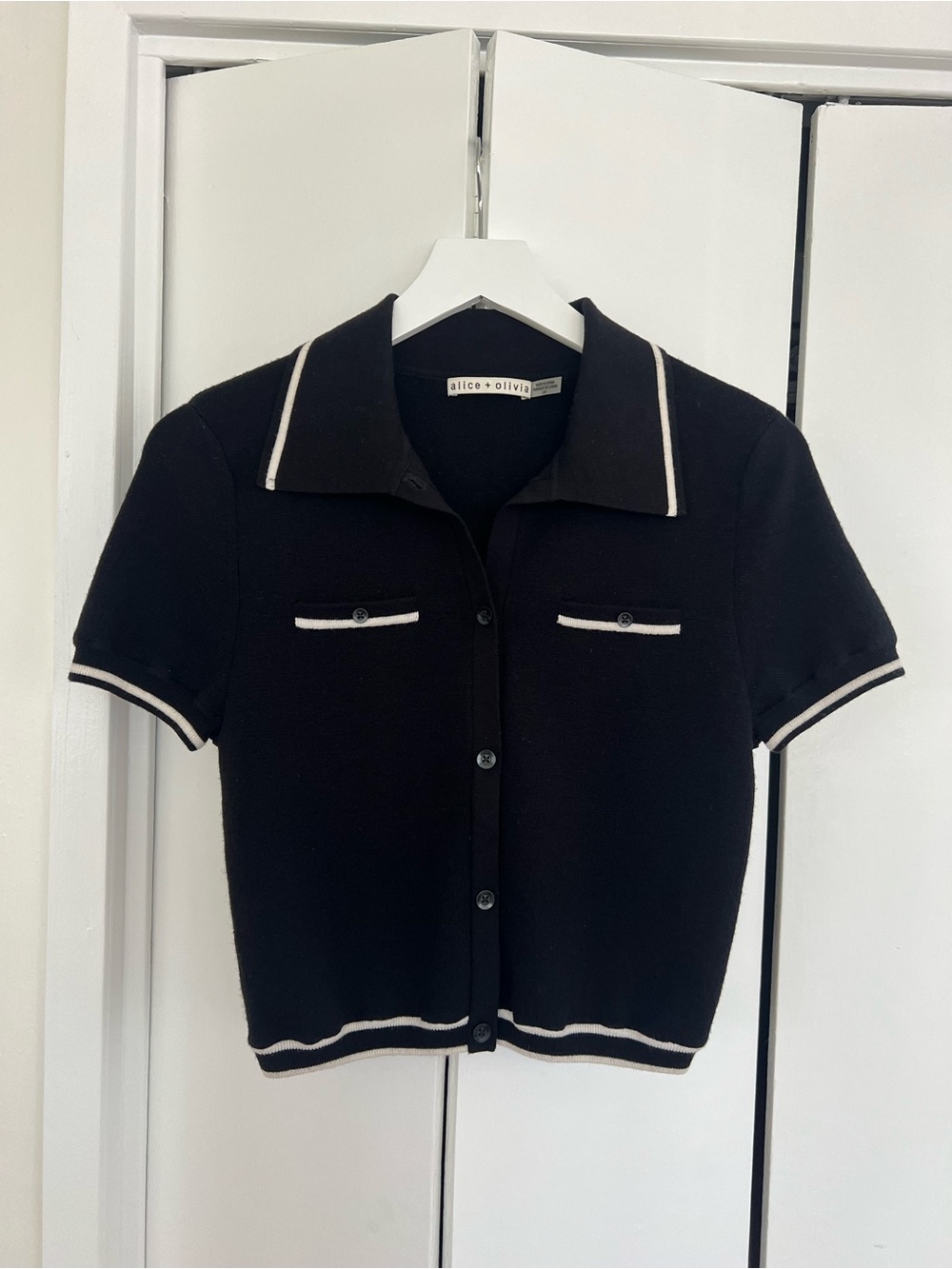 Alice + Olivia Black Short Sleeve Knit Top with White Label (fits like small)